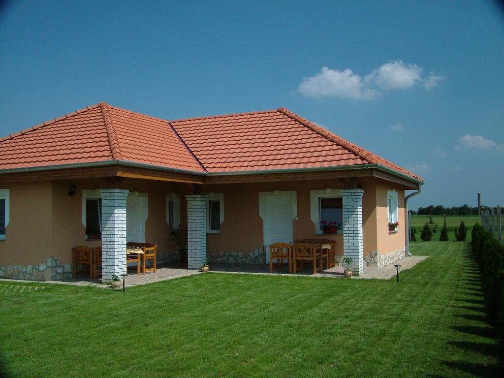 Horvathapartman Buk Exterior photo